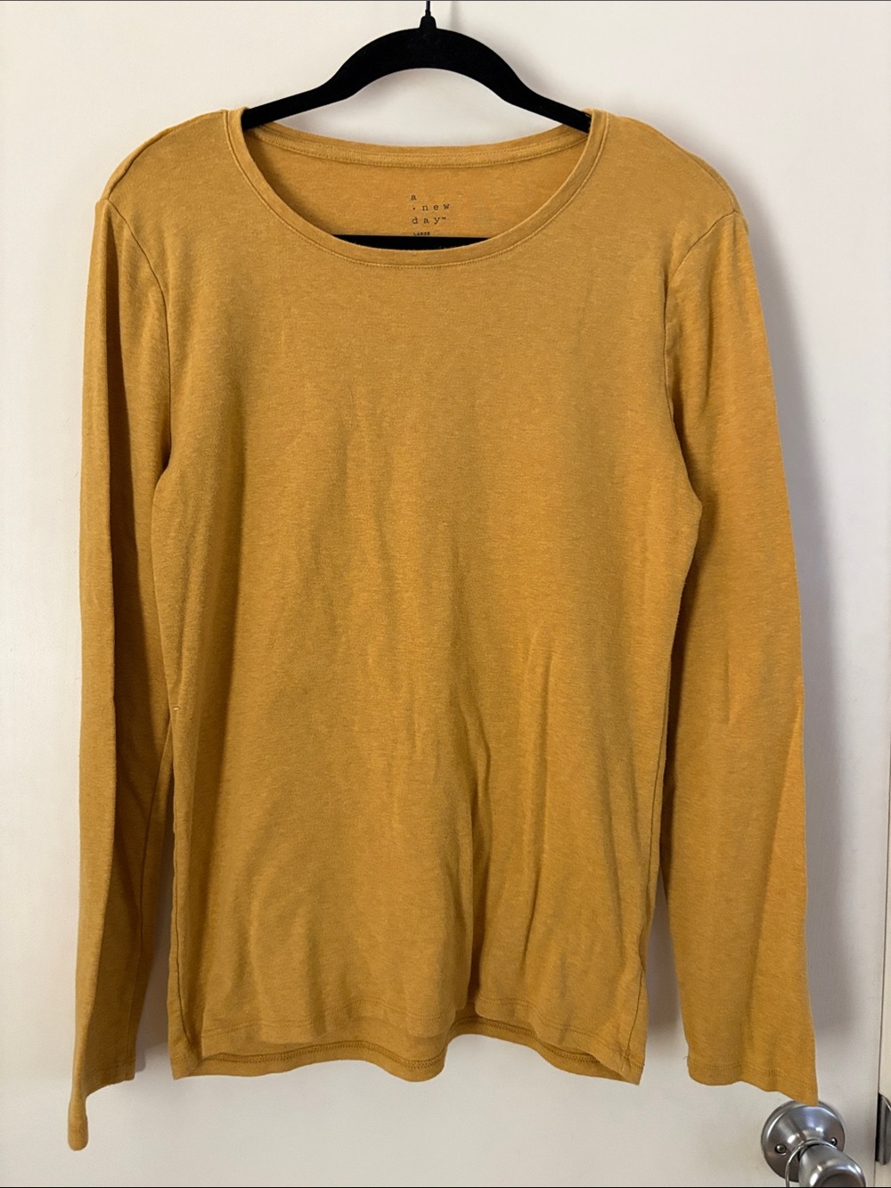 a new day Women’s Mustard Yellow Ribbed Crew Tee Size L fall vibes casual